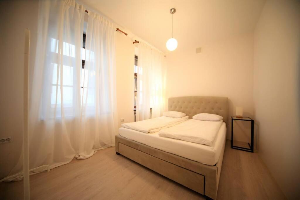 Lovely Two Bedroom In The Old Town Ryga Zewnętrze zdjęcie