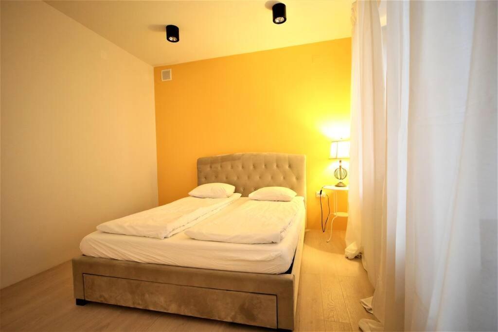 Lovely Two Bedroom In The Old Town Ryga Zewnętrze zdjęcie